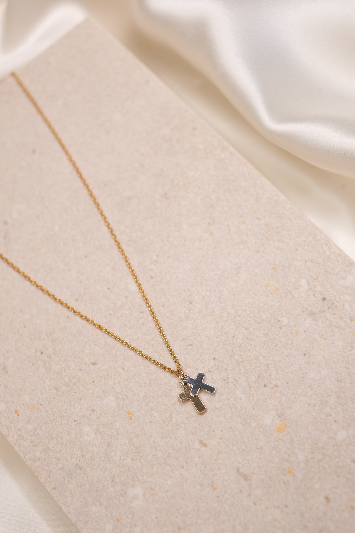 dainty cross necklace